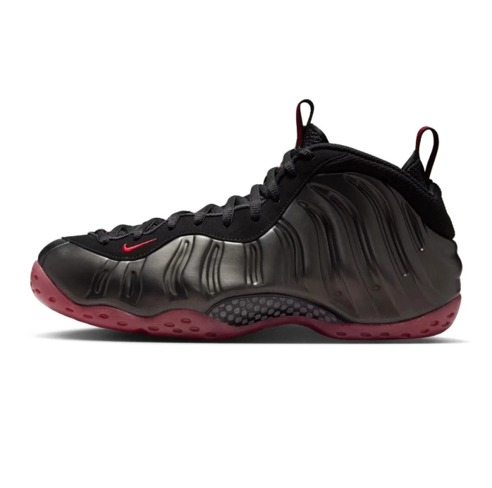 Nike Air Foamposite One Black & Red Sneakers